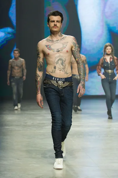 Look 62